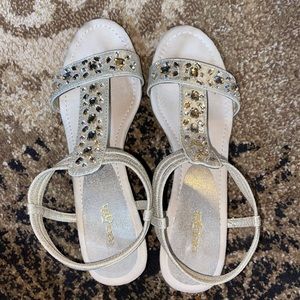 Easy 5th wedge sandals
